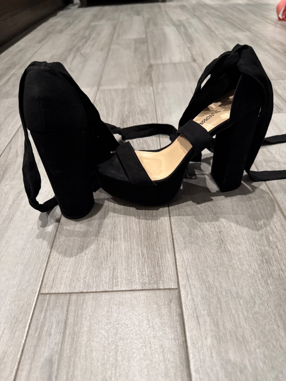 Heels - Picture 2 of 5